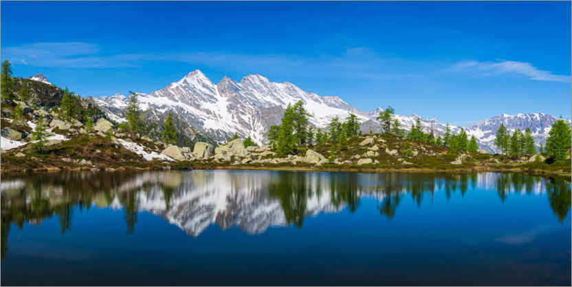 Poster Lac de montagne idyllique dans les Alpes italiennes
