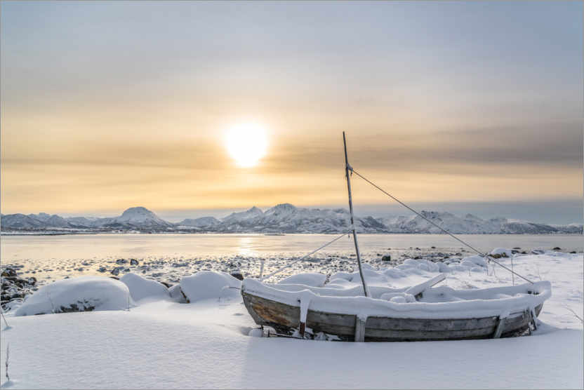 Poster Bateau de pêcheur au coucher du soleil sur l'Eidsfjord