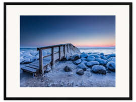 Impression artistique encadrée  Jetée glacée près de Travemünde, mer Baltique - Heiko Mundel